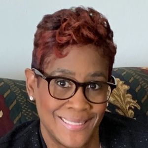 Meet your Posher, Lucretia